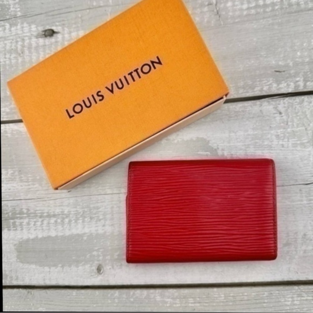 AUTHENTIC Louis Vuitton key holder. Previously owned. Red. - Picture 4 of 16